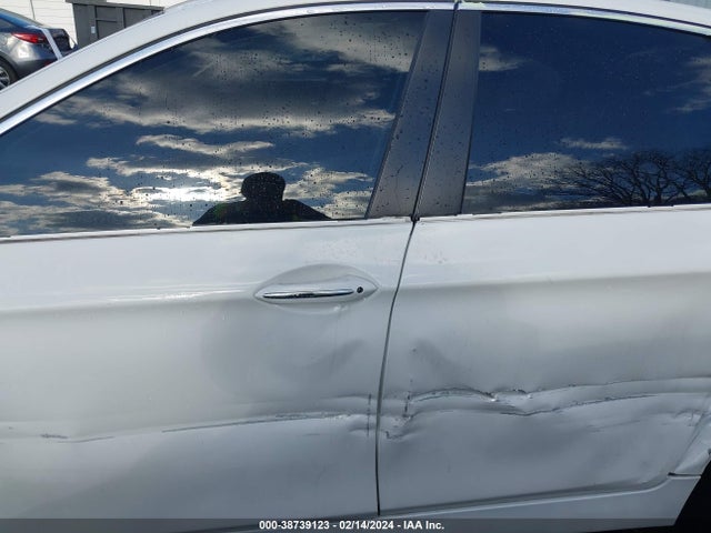 BMW 535i Xdrive 2014 WBA5B3C52ED531576 Image 15