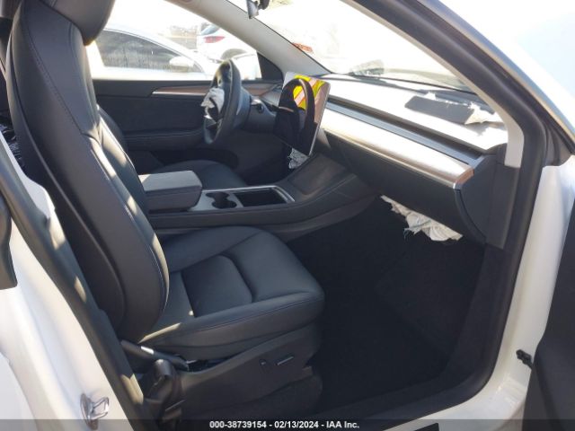 2023 TESLA MODEL Y 7SAYGDEE0PA129197 Photo 4