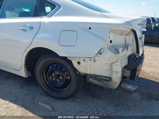 Nissan Altima 2.5 S 2015 1N4AL3AP4FC280916 Image 6