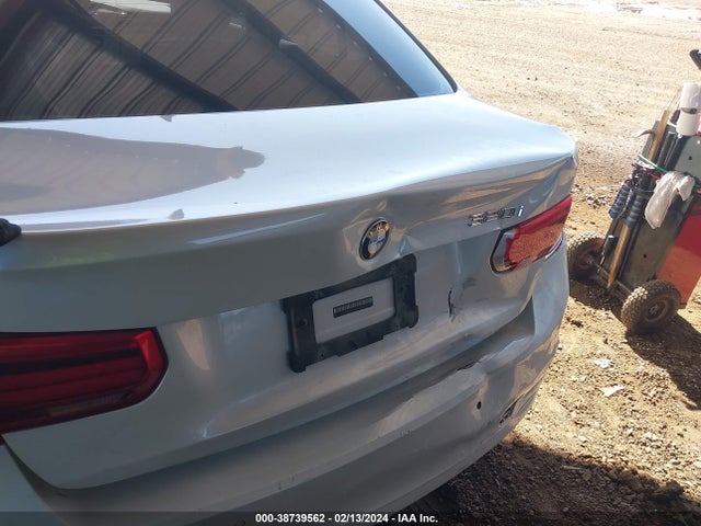BMW 320i 2016 WBA8E1G51GNT33779 Image 6