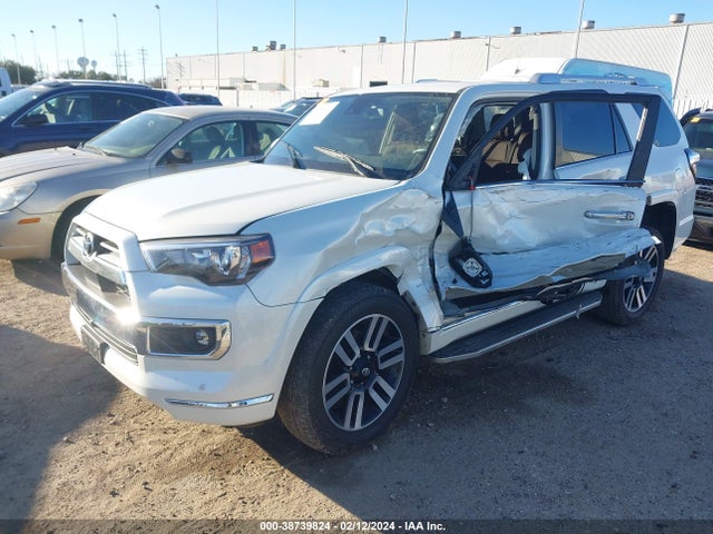 Toyota 4runner Limited 2022 JTEDU5JR7N5257808 Image 2