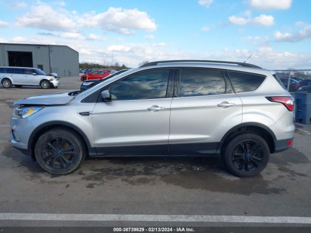 1FMCU0GD6HUE69717 Ford ESCAPE SE