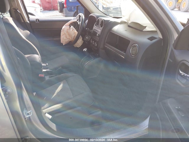 1C4NJPBA7FD438274 Jeep Patriot Sport