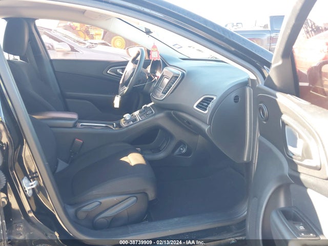 Chrysler 200 Limited 2015 1C3CCCAB1FN713379 Image 5