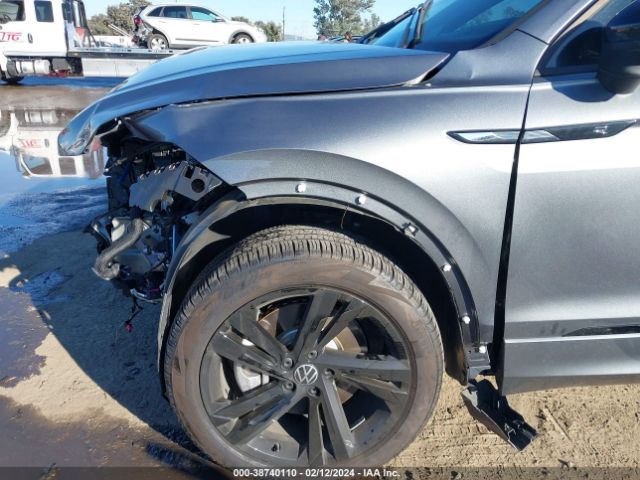 3VVCB7AXXPM062784 Volkswagen Tiguan 2.0t Se R-line Black