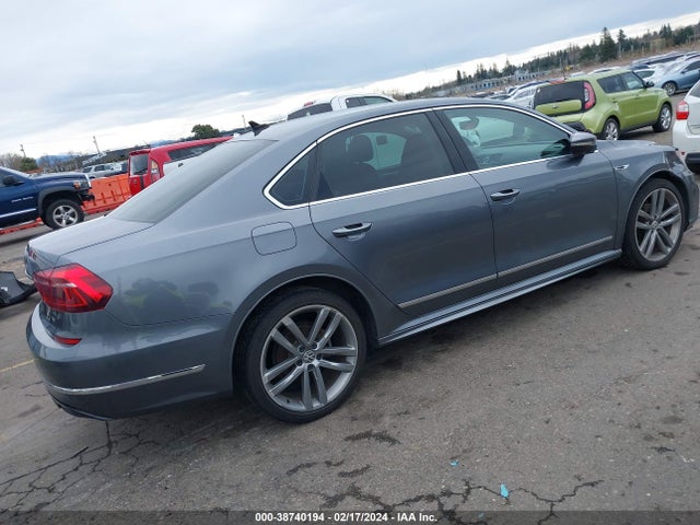 1VWDT7A33HC056743 Volkswagen Passat 1.8t R-line