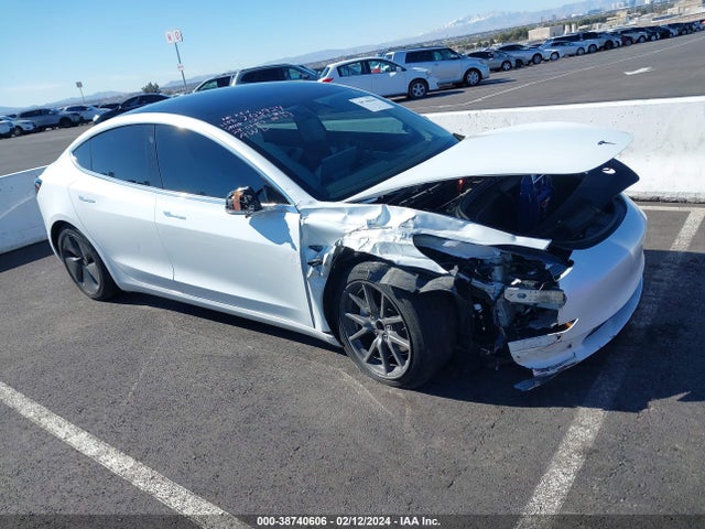 2019 5YJ3E1EA9KF402948 main image