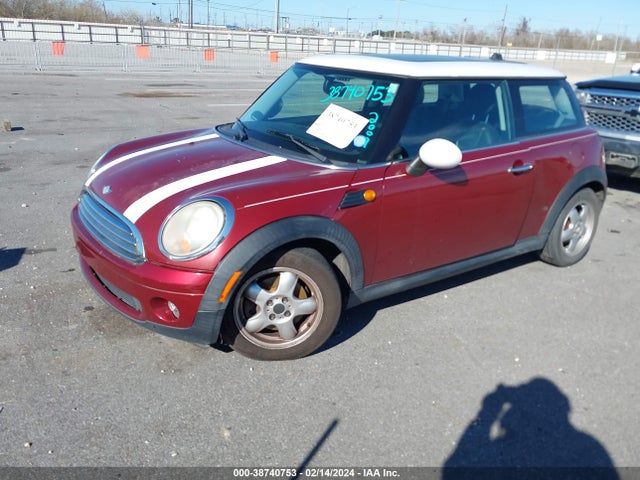2007 MINI COOPER WMWMF33557TU62777 Photo 1