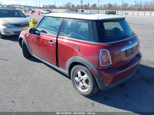 2007 MINI COOPER WMWMF33557TU62777 Photo 2