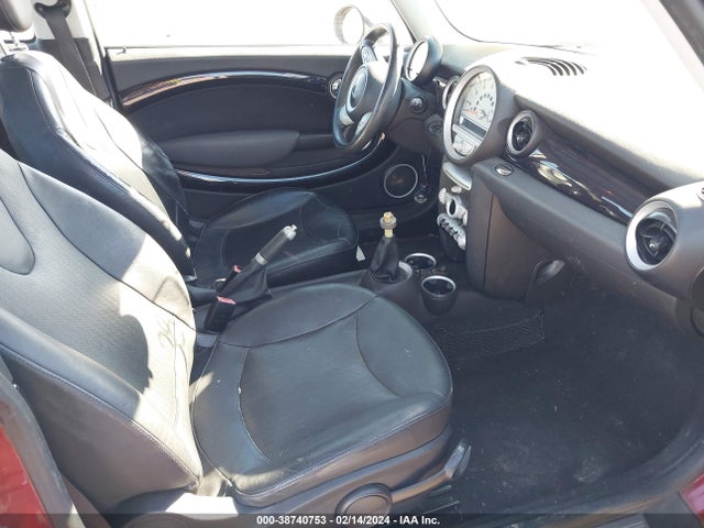 2007 MINI COOPER WMWMF33557TU62777 Photo 4