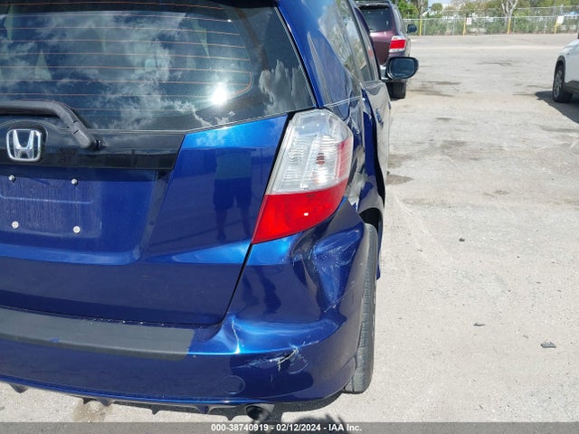 2011 HONDA FIT SPORT VIN: JHMGE8H65BC022194