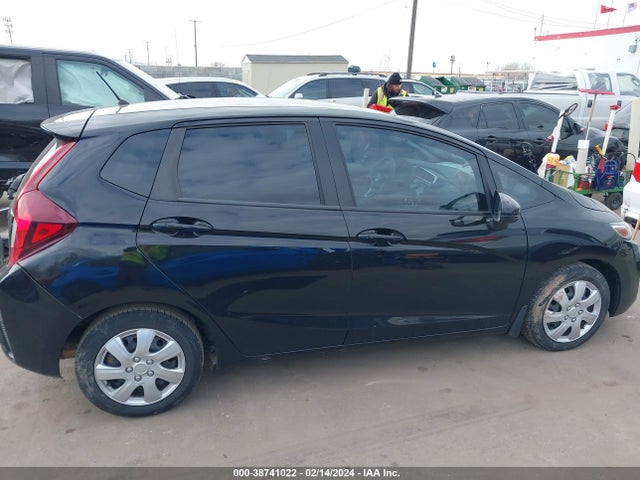 Honda FIT LX 2017 3HGGK5H54HM708171 Image 13