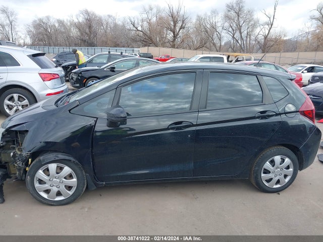 Honda FIT LX 2017 3HGGK5H54HM708171 Image 14