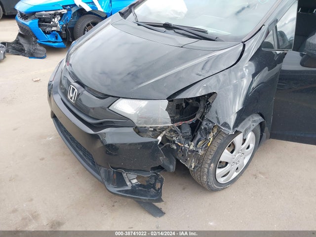 Honda FIT LX 2017 3HGGK5H54HM708171 Image 6