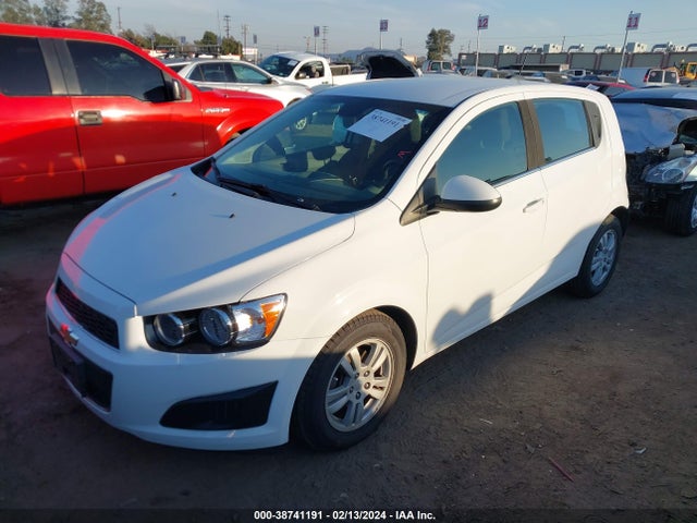 Chevrolet Sonic Lt Auto 2015 1G1JC6SH7F4197230 Image 2