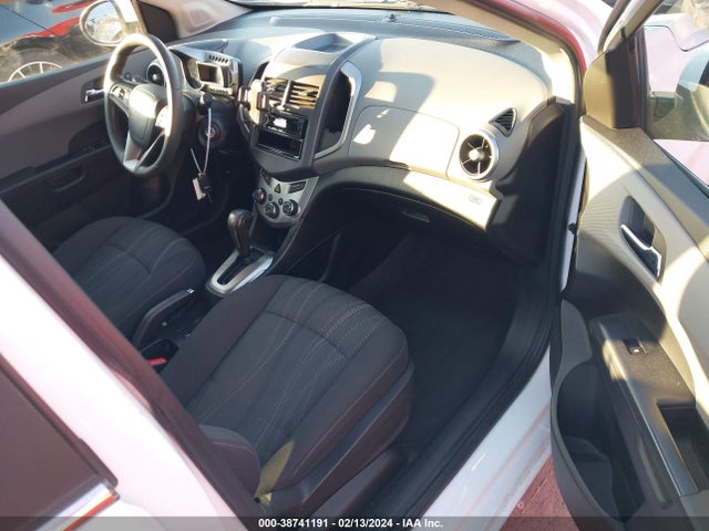 Chevrolet Sonic Lt Auto 2015 1G1JC6SH7F4197230 Image 5