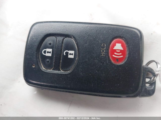 Продажа на аукционе авто 2013 Toyota Prius V Five, vin: JTDZN3EU0D3227036, номер лота: 38741202