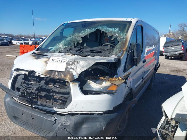 Ford Transit-250 2018 1FTYR1YM5JKA32194 Image 2