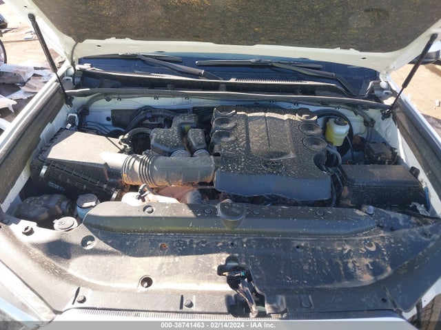 Toyota 4RUNNER SR5 2023 JTEEU5JR7P5298057 Image 10