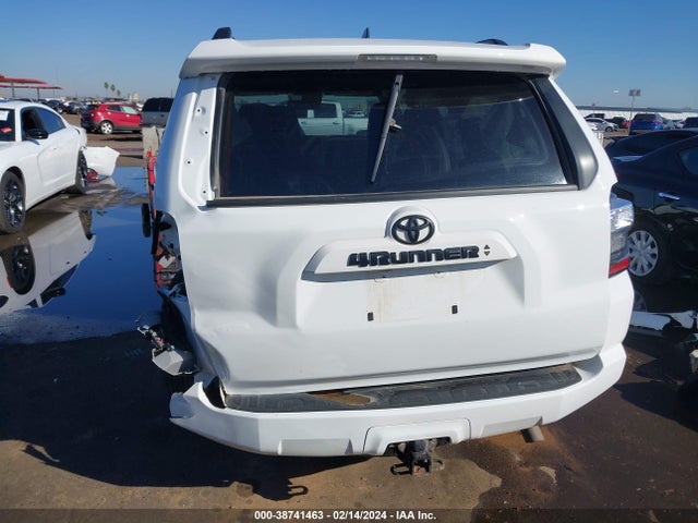 Toyota 4RUNNER SR5 2023 JTEEU5JR7P5298057 Image 17