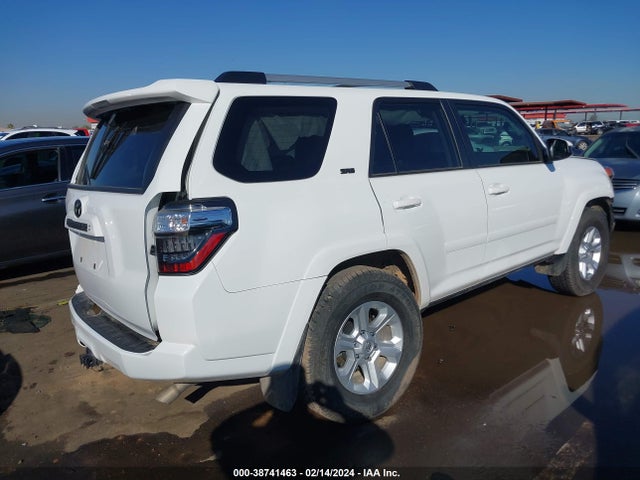 Toyota 4RUNNER SR5 2023 JTEEU5JR7P5298057 Image 4