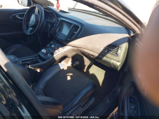 1C3CCCBB8GN120876 Chrysler 200 S