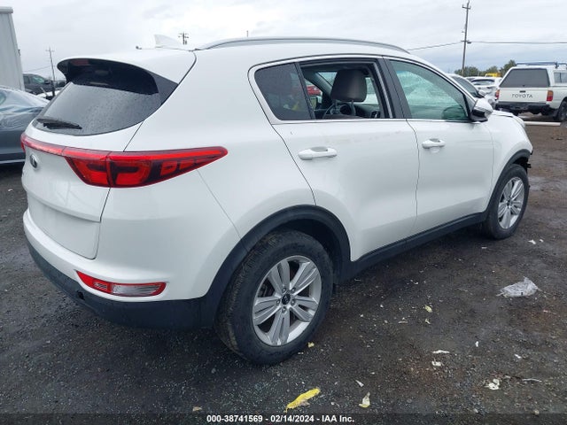 2018 KIA SPORTAGE LX VIN: KNDPM3AC5J7484530
