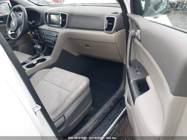 2018 KIA SPORTAGE LX VIN: KNDPM3AC5J7484530