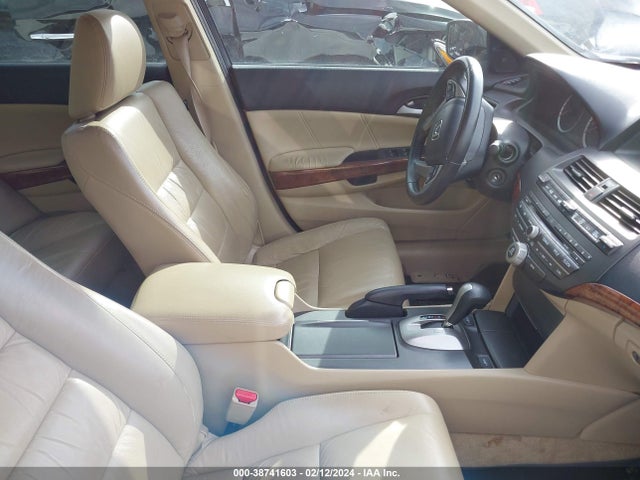 2011 HONDA ACCORD 2.4 EX-L VIN: 1HGCP2F83BA144710