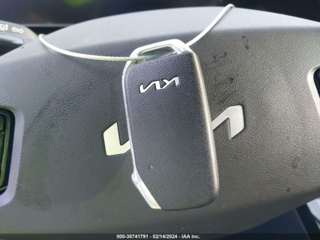 KNDCR3LE9P5103281 KIA Niro Ex Touring