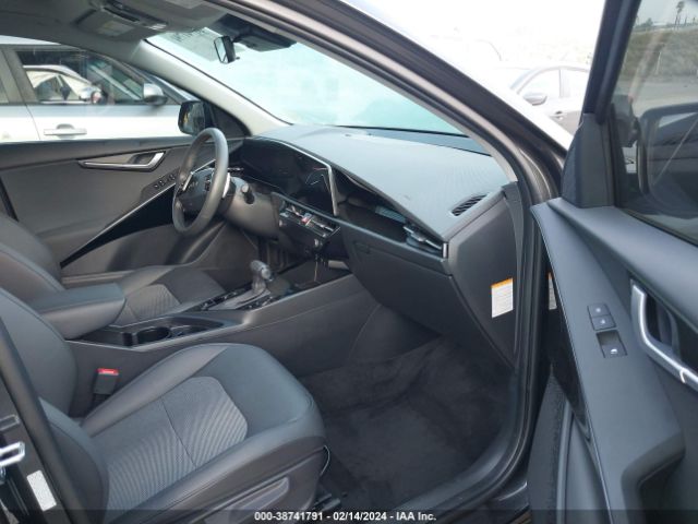 KNDCR3LE9P5103281 KIA Niro Ex Touring