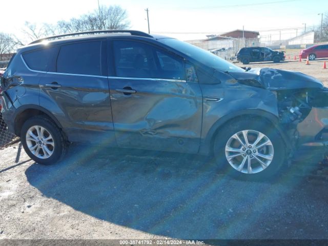 1FMCU9HD8JUD31363 Ford ESCAPE SEL