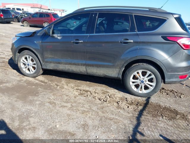 1FMCU9HD8JUD31363 Ford ESCAPE SEL