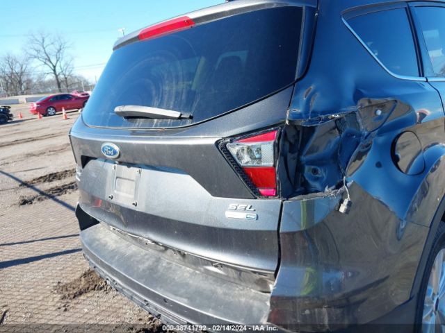 1FMCU9HD8JUD31363 Ford ESCAPE SEL