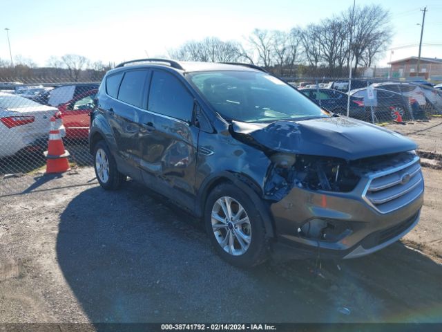 1FMCU9HD8JUD31363 Ford ESCAPE SEL