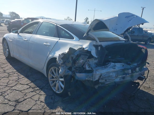 2013 JAGUAR XJ SAJWJ1CDXD8V44039 Photo 2