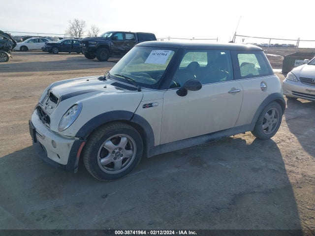 2006 MINI COOPER S WMWRE33506TJ37932 Photo 1
