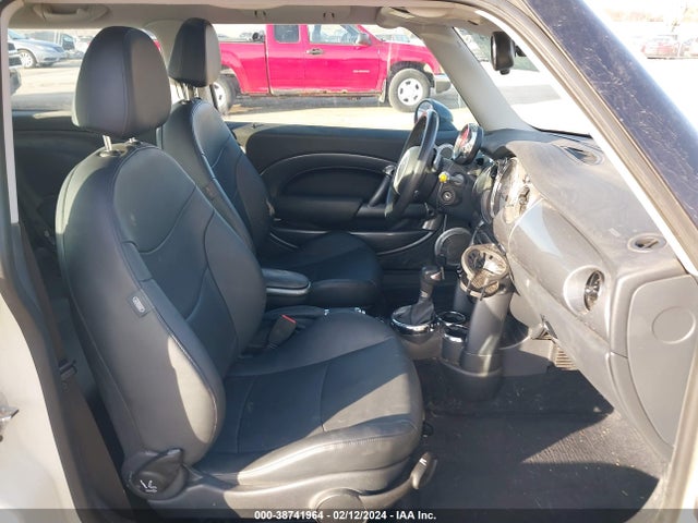 2006 MINI COOPER S WMWRE33506TJ37932 Photo 4