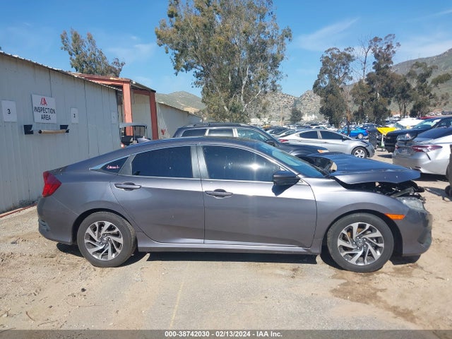 Honda CIVIC EX 2018 2HGFC2F79JH601388 Image 14