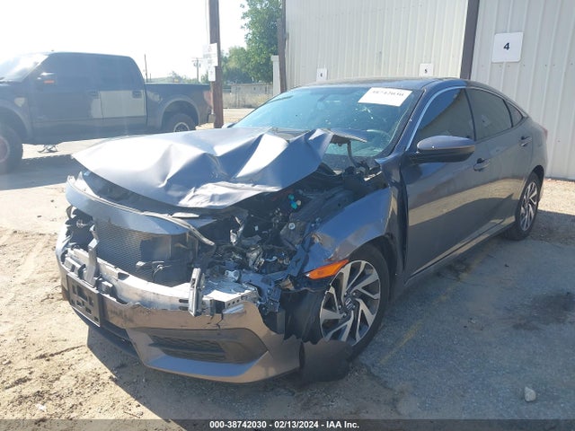 Honda CIVIC EX 2018 2HGFC2F79JH601388 Image 2