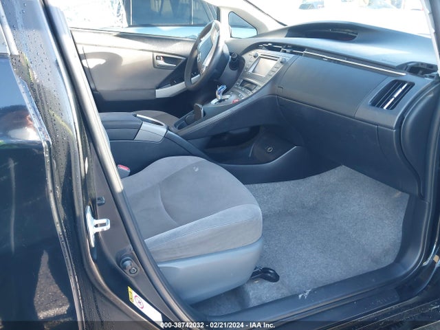 Toyota Prius 2014 JTDKN3DU6E1741814 Image 16
