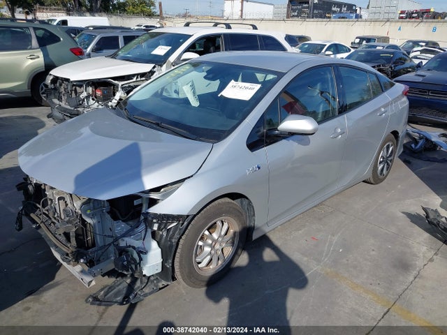 Toyota Prius Prime Premium 2017 JTDKARFP6H3054119 Image 2