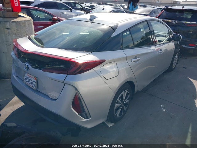 Toyota Prius Prime Premium 2017 JTDKARFP6H3054119 Image 4