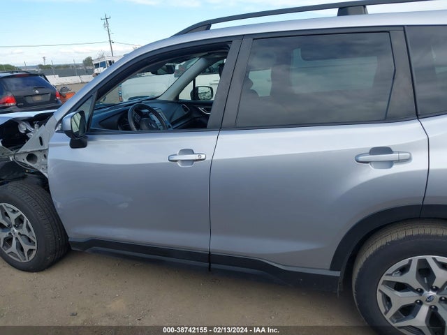JF2SKAJC0MH526235 Subaru Forester Premium