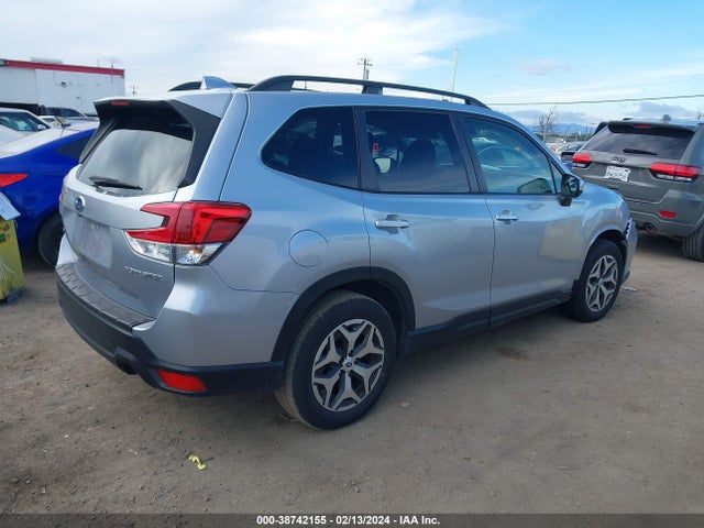 JF2SKAJC0MH526235 Subaru Forester Premium