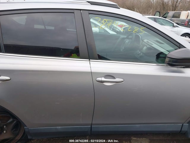 Toyota RAV4 LE 2017 2T3BFREV9HW643275 Image 13
