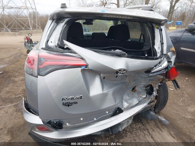 Toyota RAV4 LE 2017 2T3BFREV9HW643275 Image 16