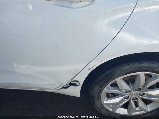 Chevrolet IMPALA 1LT 2018 2G1105S36J9140501 Image 17