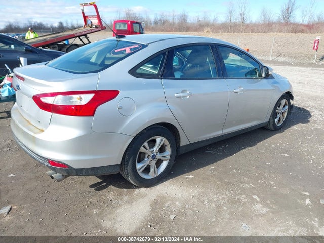 Ford FOCUS SE 2014 1FADP3F20EL313617 Image 4