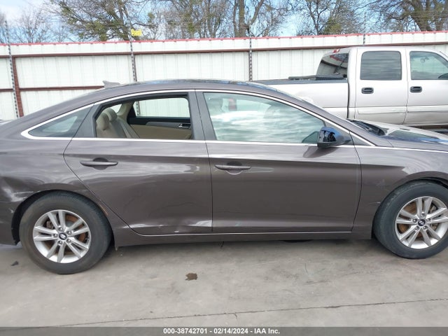 Hyundai SONATA SE 2016 5NPE24AF2GH321948 Image 13